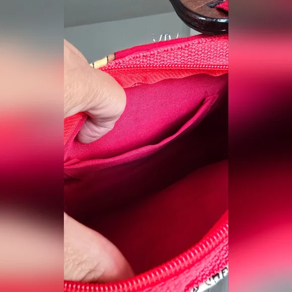 Sydney Short Postcard Colorful Hawaiian Handbag with Wooden Handles - Picture 13 of 15